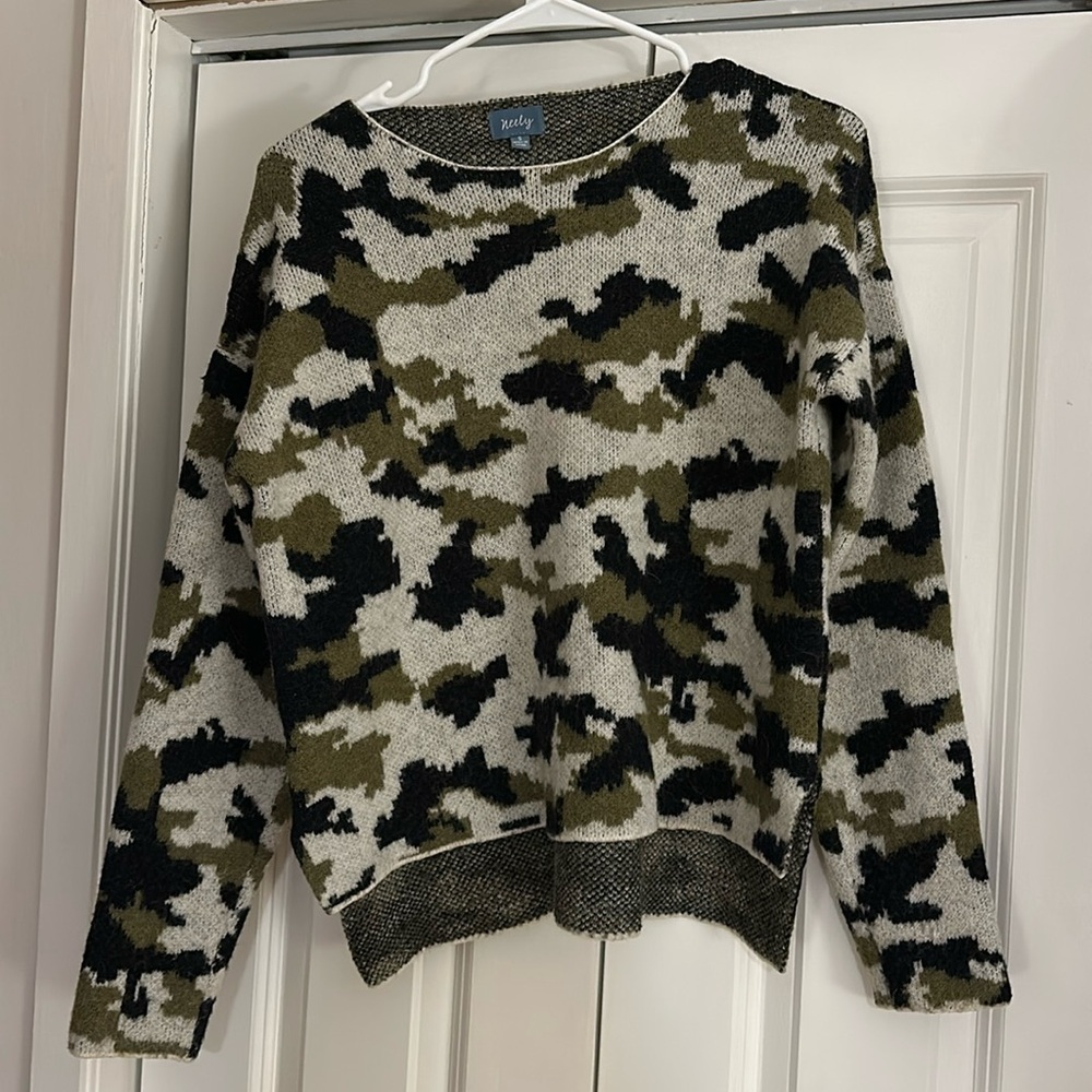 Neely camo sweater